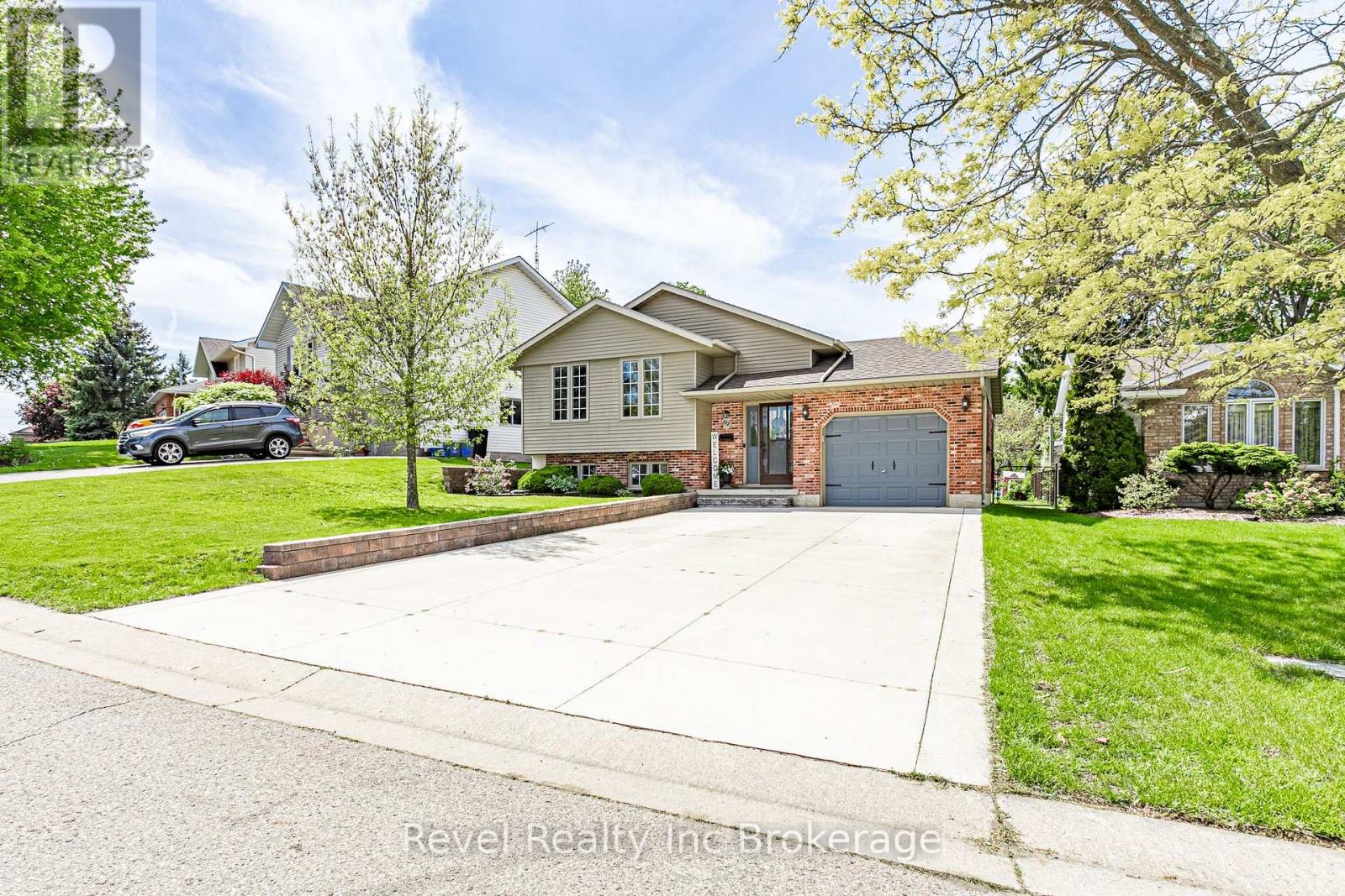 122 Hemlock Road, Ingersoll, Ontario  N5C 3Z6 - Photo 2 - X13183120