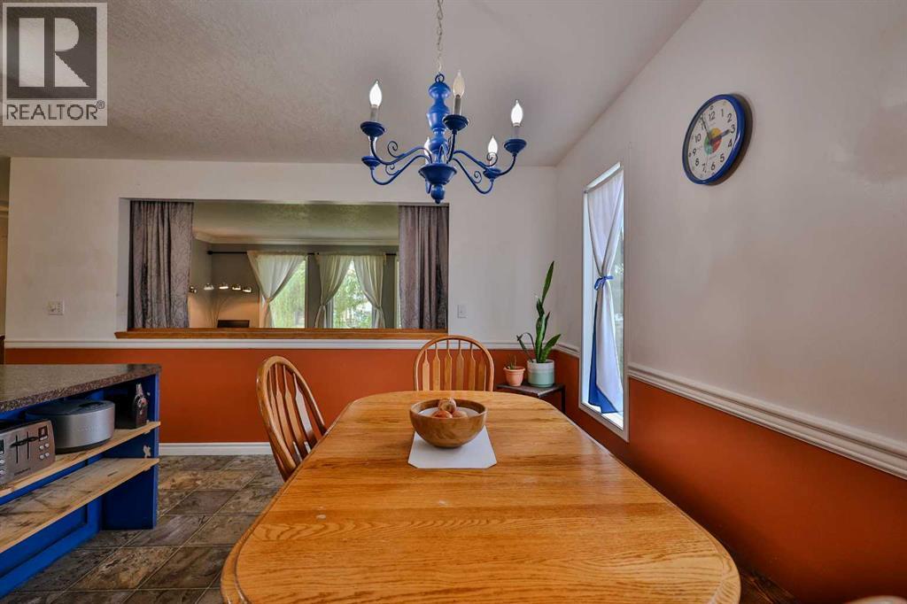 124 N 2 Street E, Magrath, Alberta  T0K 1J0 - Photo 11 - A2311008