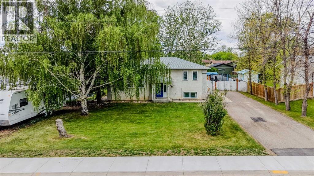 124 N 2 Street E, Magrath, Alberta  T0K 1J0 - Photo 1 - A2311008