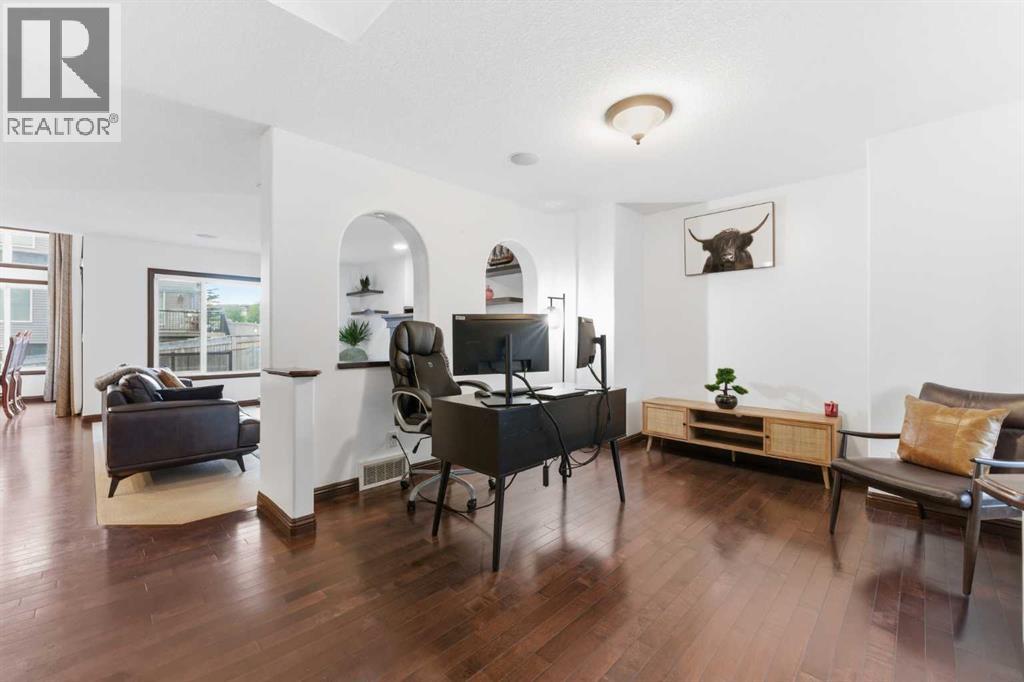 225 Panamount Road, Calgary, Alberta  T3K 0H9 - Photo 4 - A2314125