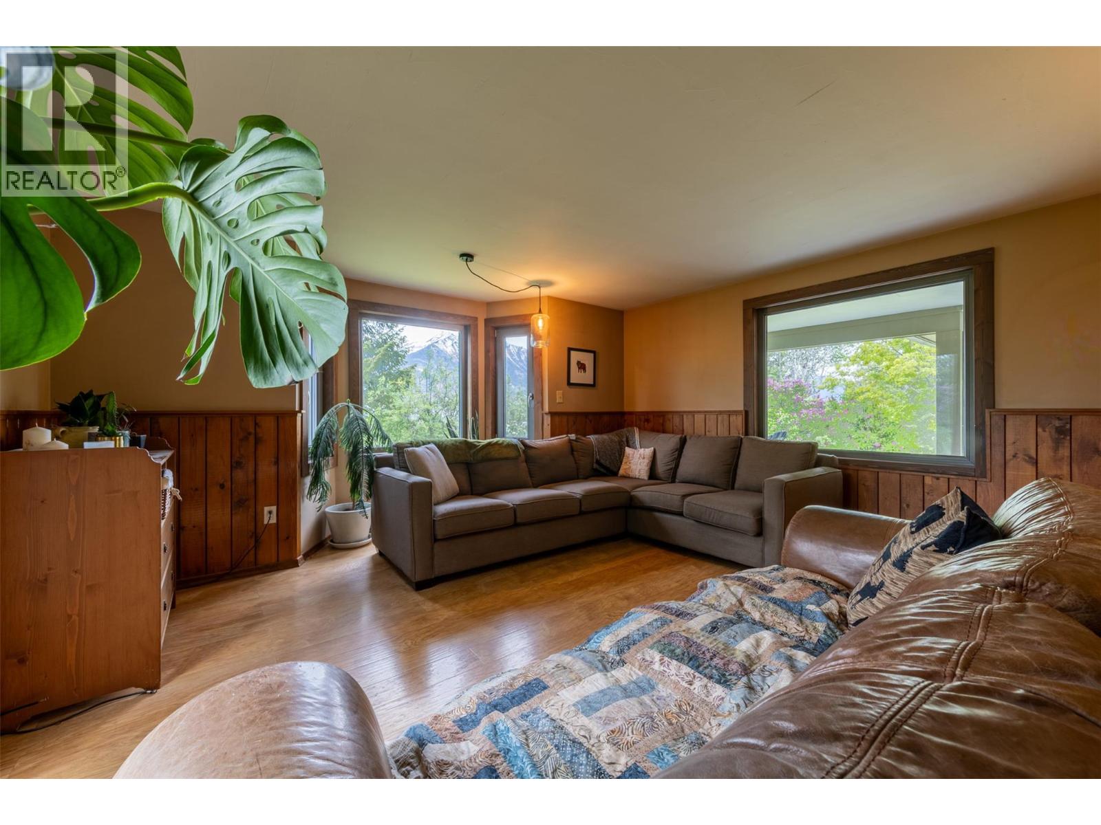 1615 Campbell Road, Golden, British Columbia  V0A 1H7 - Photo 32 - 10372773