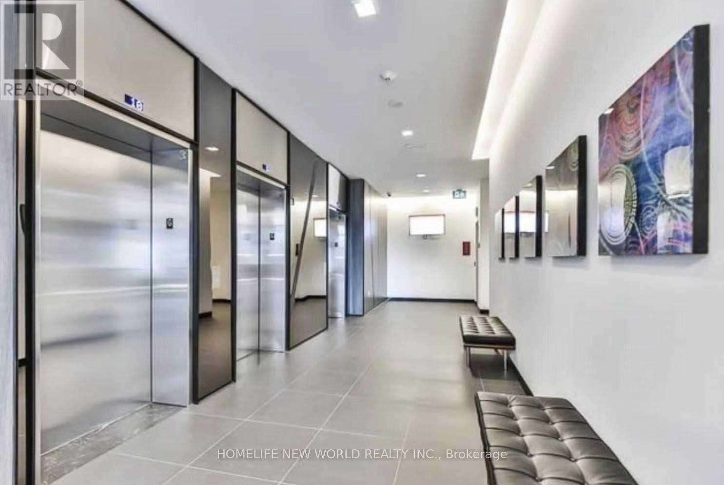 0427 - 52 Forest Manor Road, Toronto, Ontario  M2J 1M6 - Photo 3 - C13182948