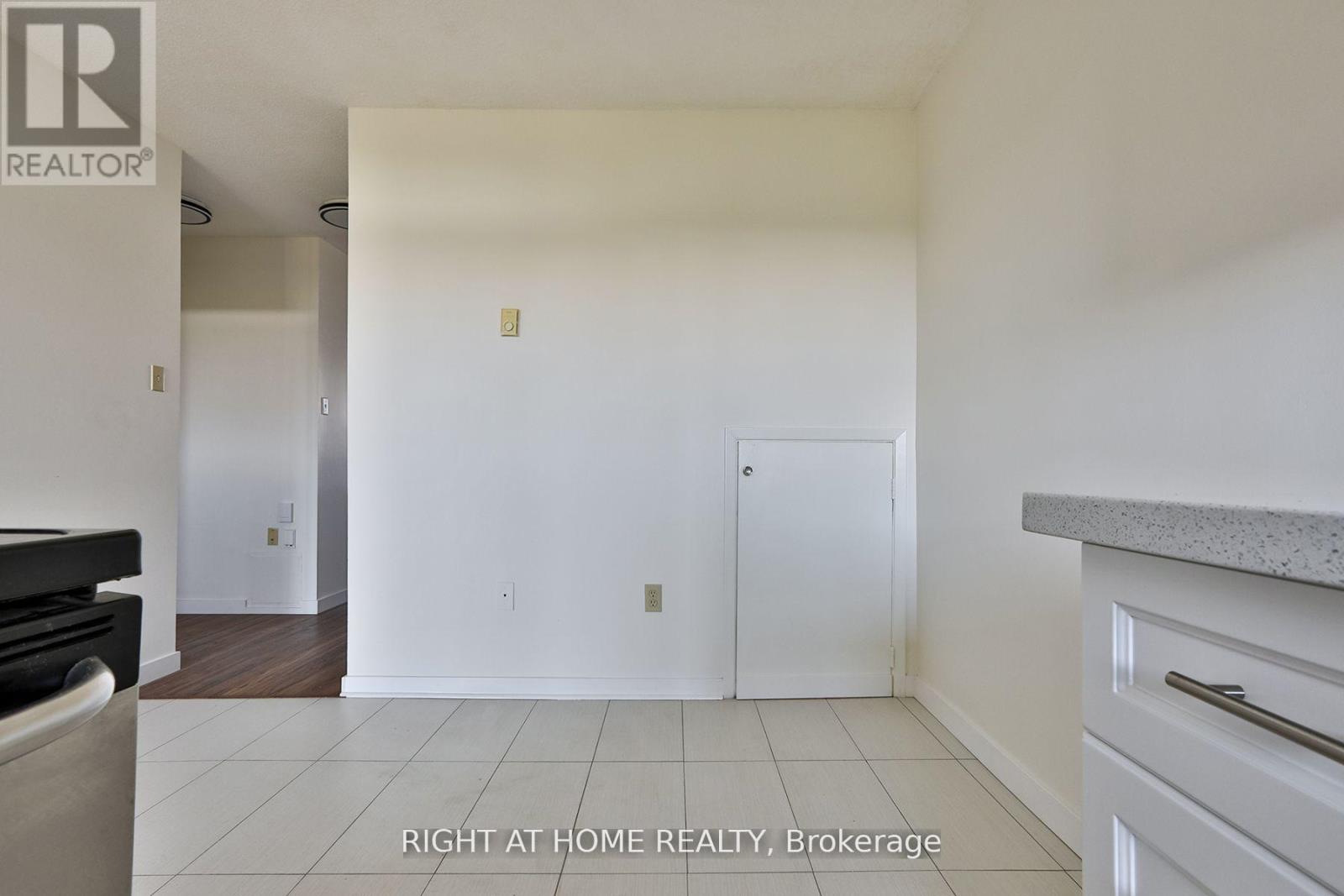 302 - 35 Sunny Glenway, Toronto, Ontario  M3C 2Z5 - Photo 10 - C13183042