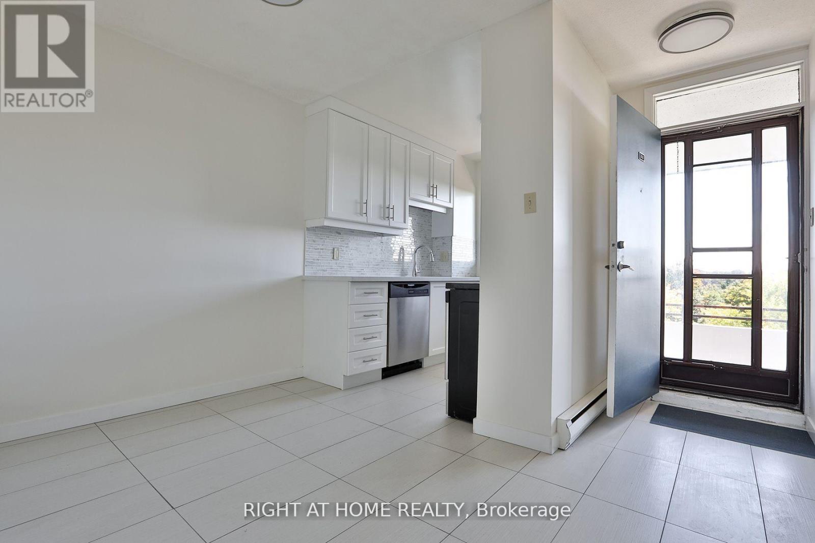 302 - 35 Sunny Glenway, Toronto, Ontario  M3C 2Z5 - Photo 5 - C13183042