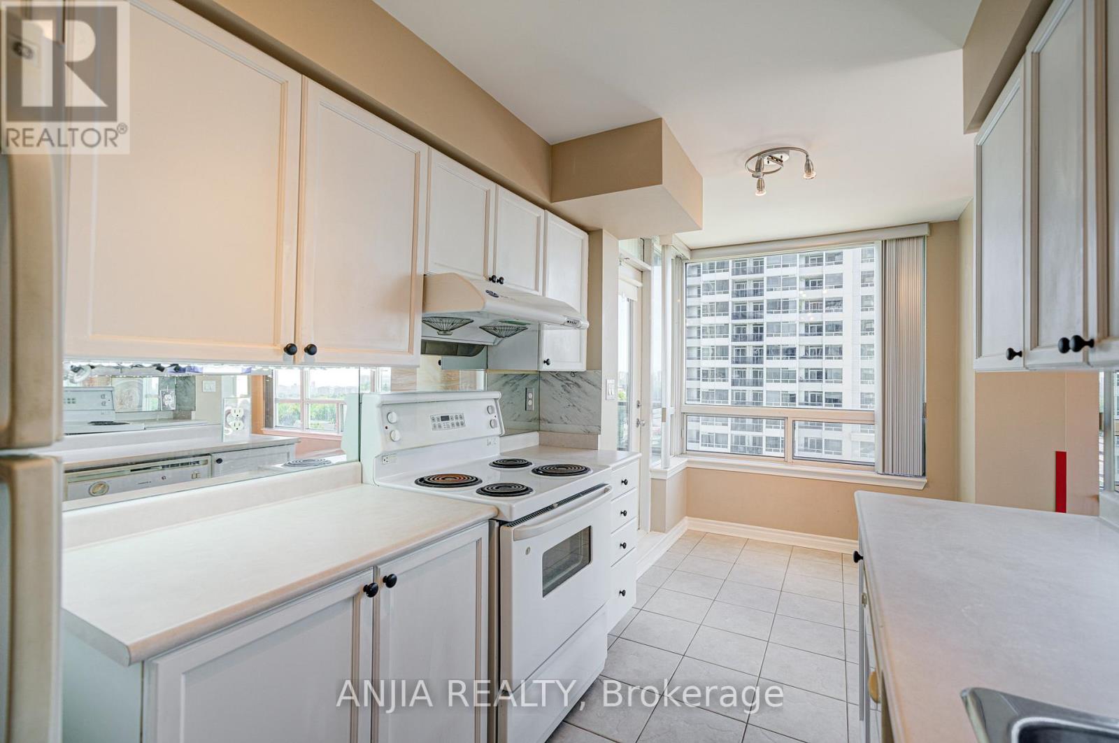 908 - 1 Rean Drive, Toronto, Ontario  M2K 3C1 - Photo 9 - C13183054