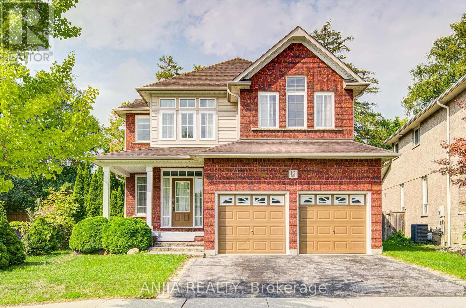 10 THISTLEDOWN CRESCENT, Whitby, Ontario