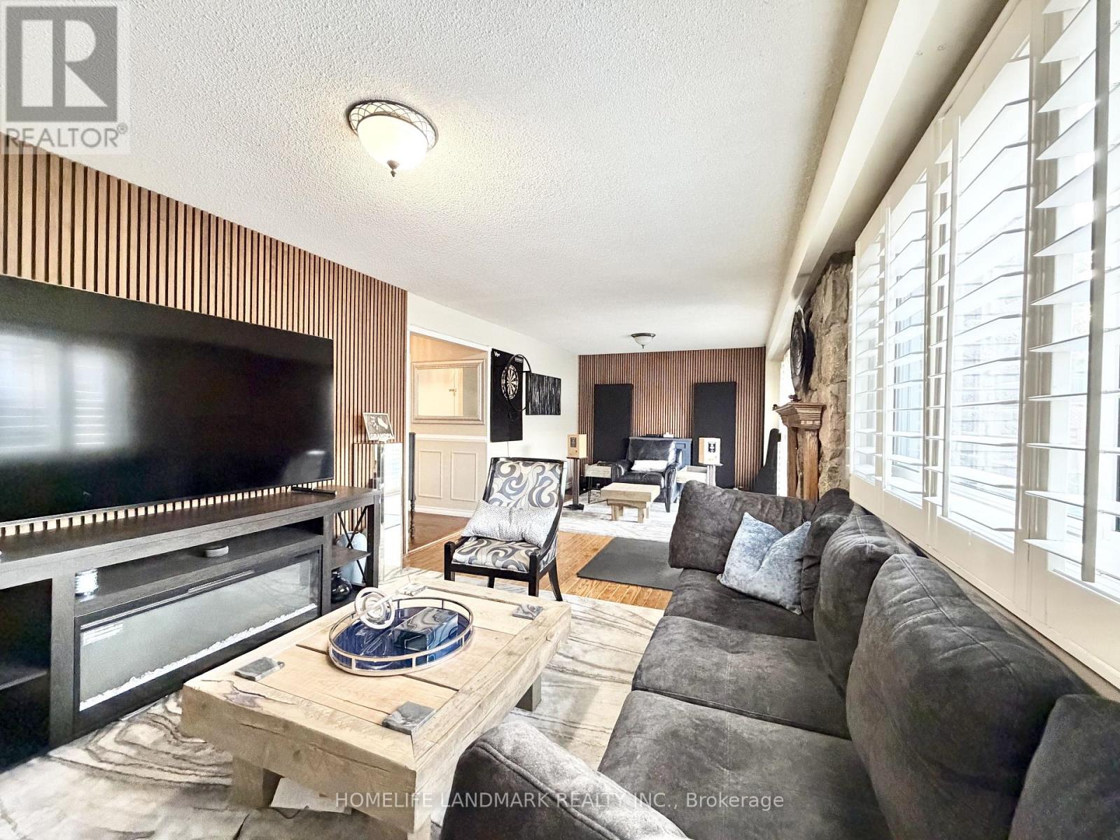 1887 Rosefield Road, Pickering, Ontario  L1V 3K1 - Photo 2 - E13183170