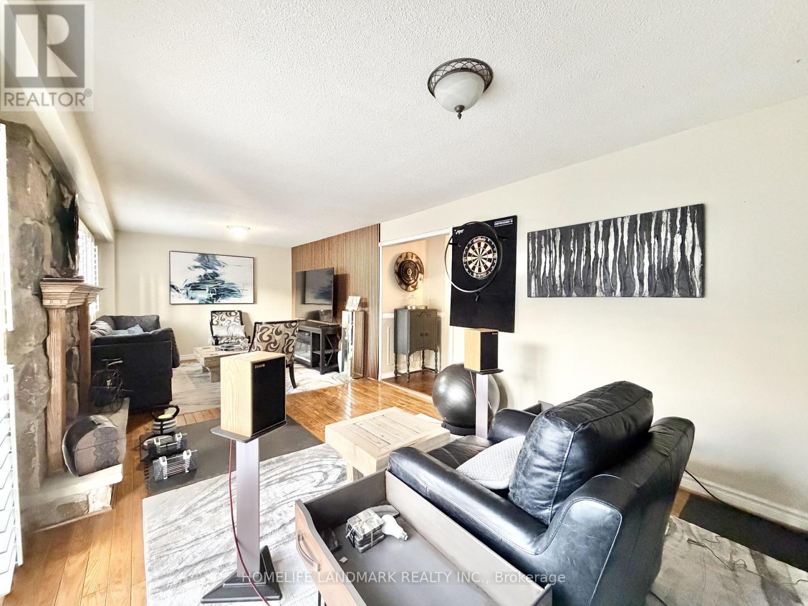 1887 Rosefield Road, Pickering, Ontario  L1V 3K1 - Photo 3 - E13183170