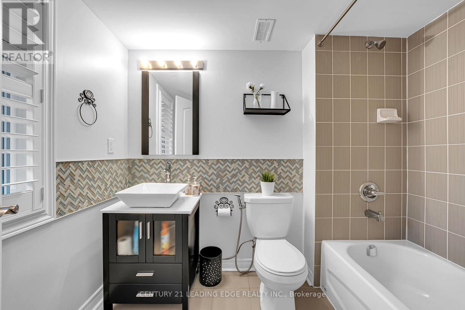 1727 Carousel Drive, Pickering, Ontario  L1X 0C1 - Photo 10 - E13183496