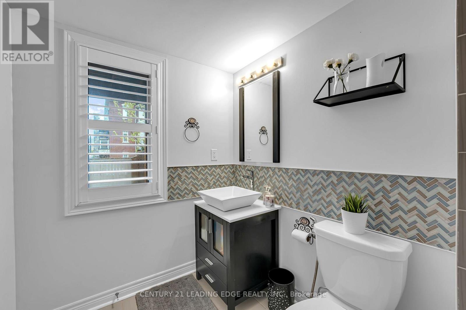 1727 Carousel Drive, Pickering, Ontario  L1X 0C1 - Photo 11 - E13183496