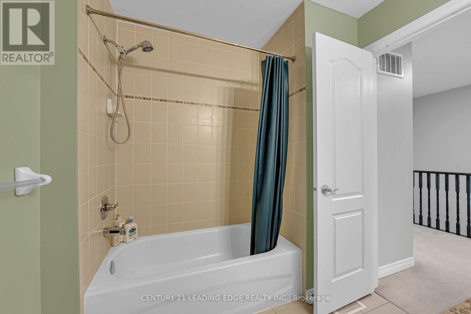 1727 Carousel Drive, Pickering, Ontario  L1X 0C1 - Photo 33 - E13183496