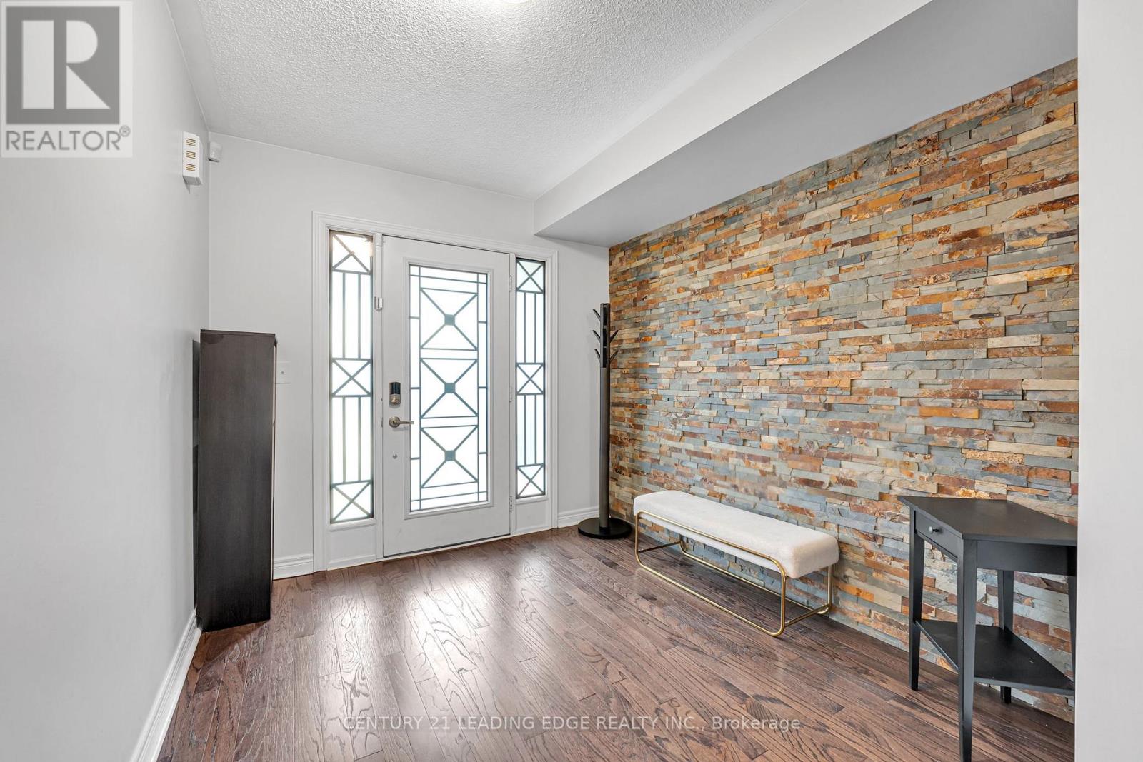 1727 Carousel Drive, Pickering, Ontario  L1X 0C1 - Photo 4 - E13183496