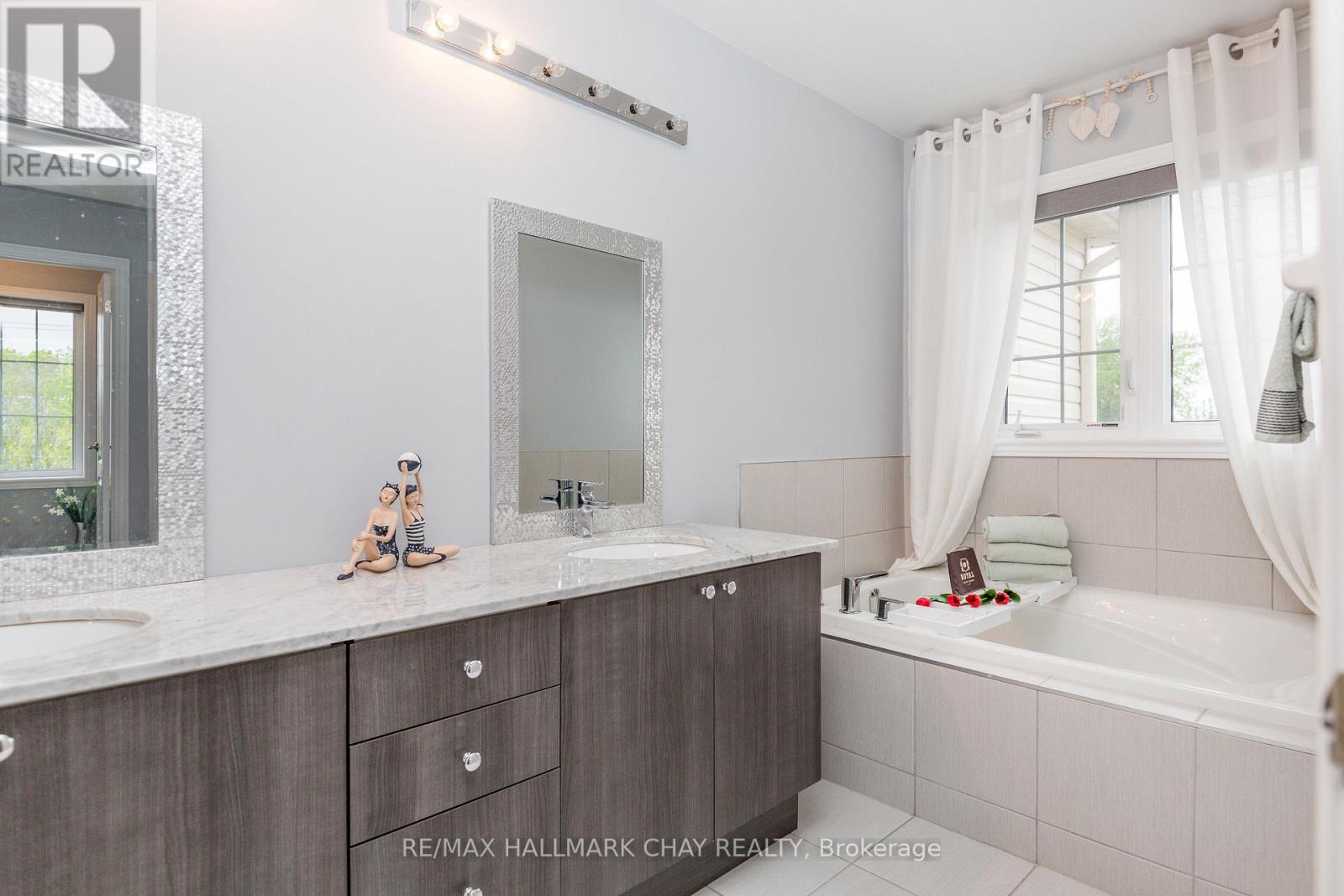 4 Greenwood Drive, Essa, Ontario  L3W 0N5 - Photo 31 - N13183110