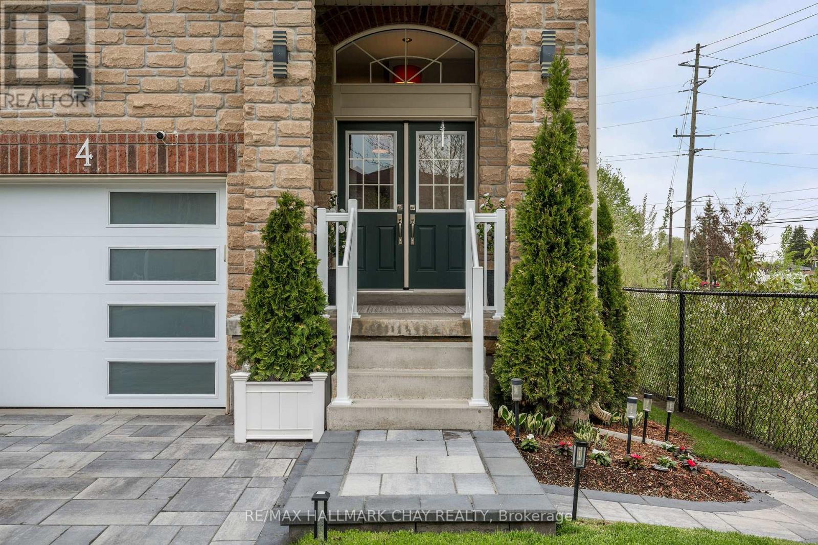 4 Greenwood Drive, Essa, Ontario  L3W 0N5 - Photo 6 - N13183110