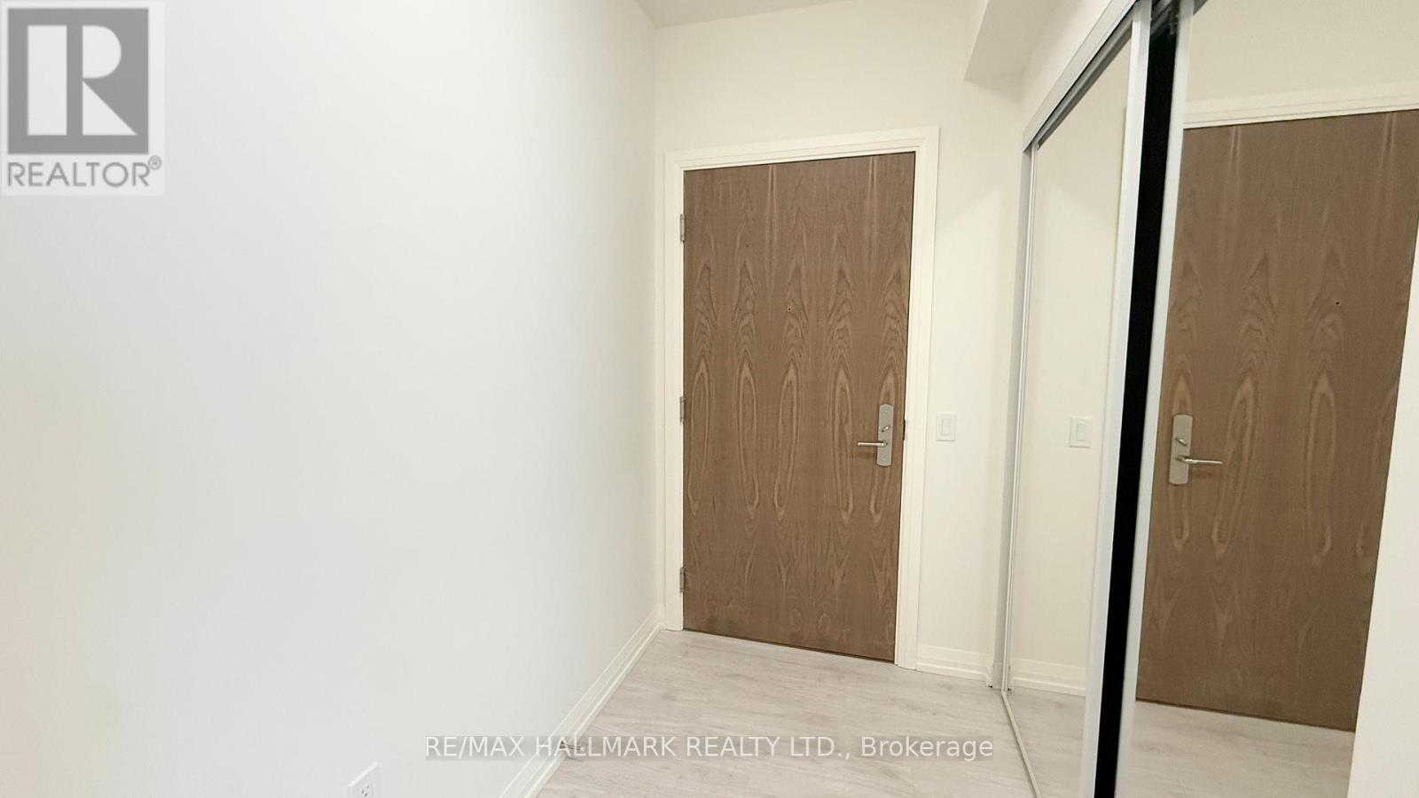 2502 - 27 Korda Gate E, Vaughan, Ontario  L4K 0G5 - Photo 2 - N13183174