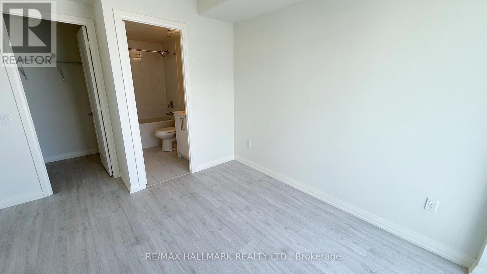 2502 - 27 Korda Gate E, Vaughan, Ontario  L4K 0G5 - Photo 4 - N13183174