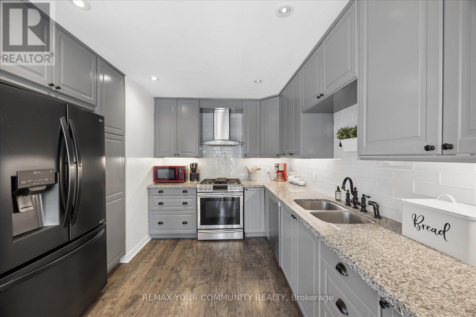 23 Breeze Drive, Bradford West Gwillimbury, Ontario  L3Z 3A6 - Photo 12 - N13183200