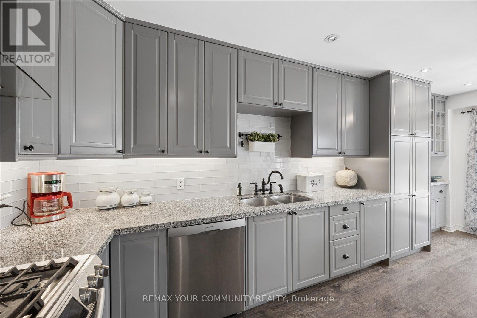 23 Breeze Drive, Bradford West Gwillimbury, Ontario  L3Z 3A6 - Photo 13 - N13183200