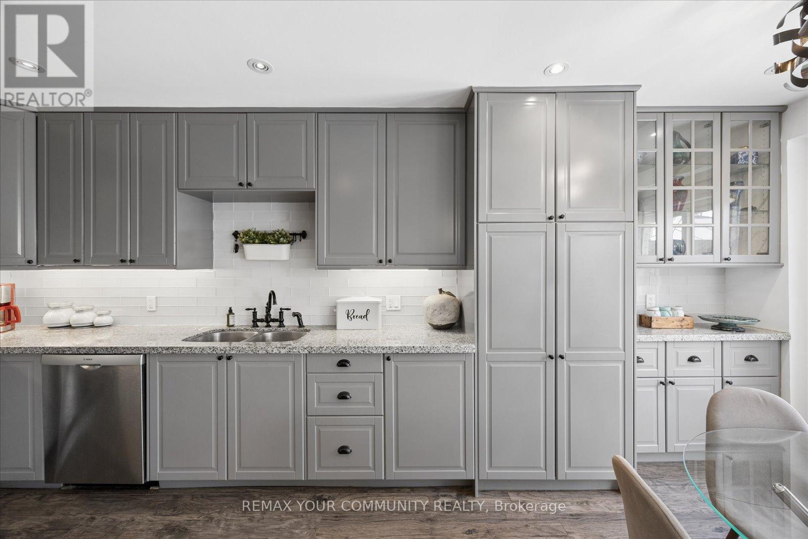 23 Breeze Drive, Bradford West Gwillimbury, Ontario  L3Z 3A6 - Photo 14 - N13183200