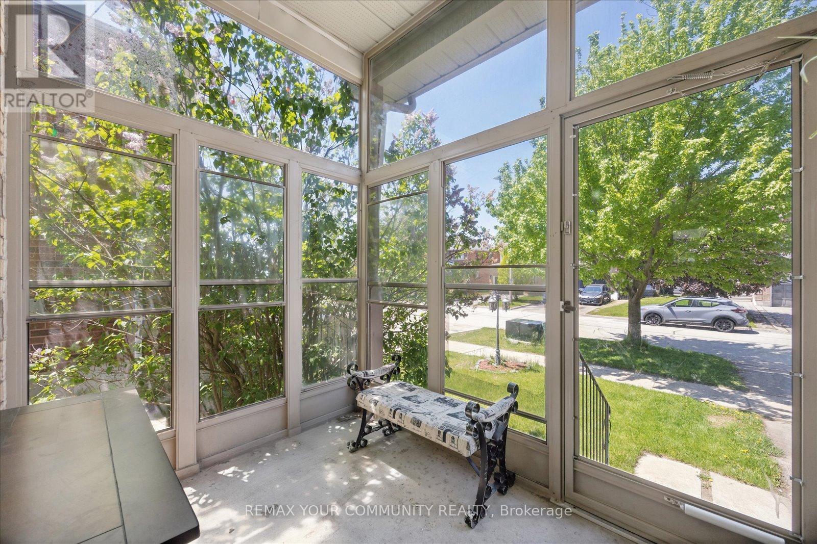 23 Breeze Drive, Bradford West Gwillimbury, Ontario  L3Z 3A6 - Photo 2 - N13183200