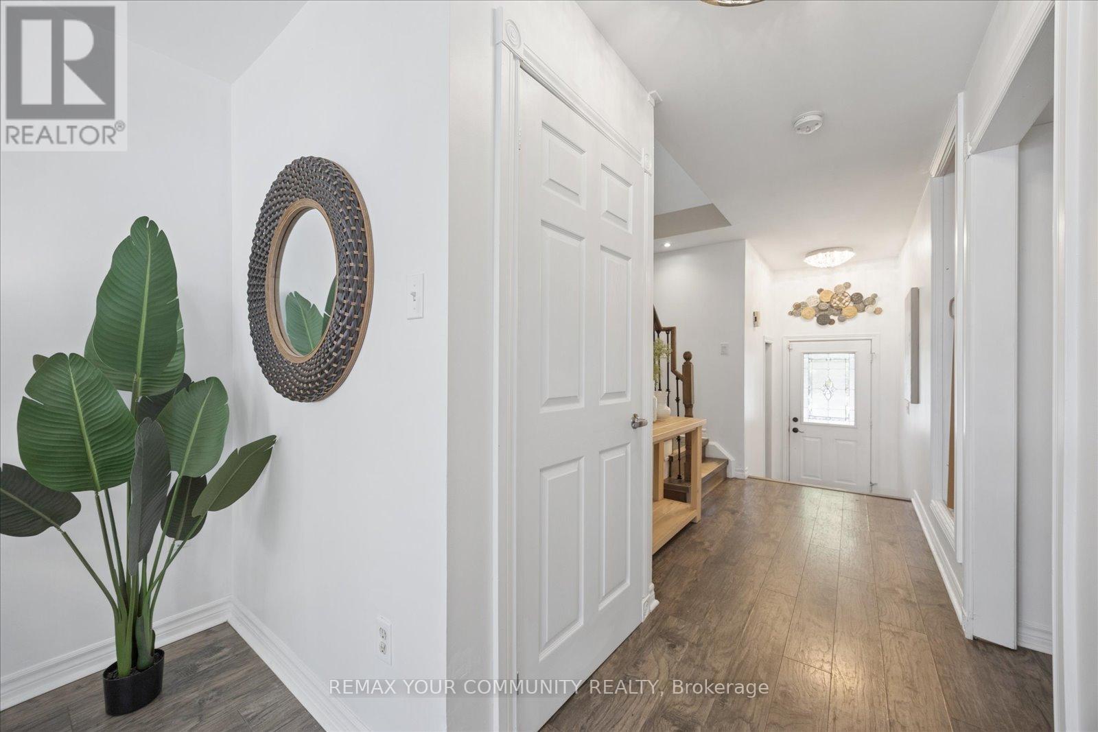 23 Breeze Drive, Bradford West Gwillimbury, Ontario  L3Z 3A6 - Photo 4 - N13183200