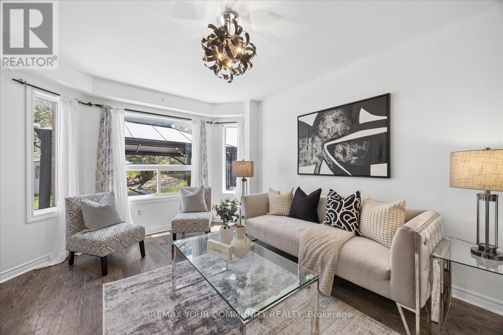 23 Breeze Drive, Bradford West Gwillimbury, Ontario  L3Z 3A6 - Photo 5 - N13183200