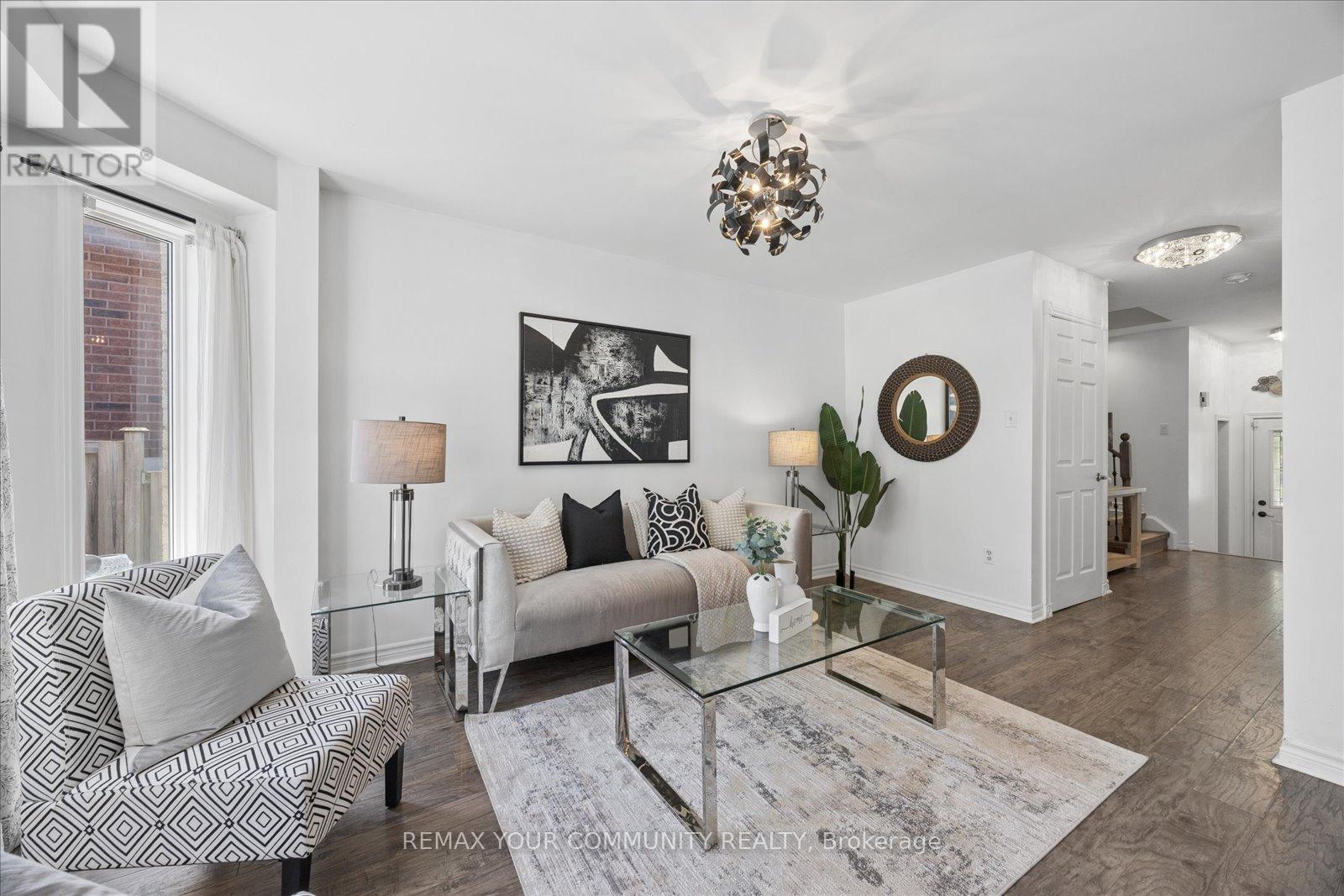 23 Breeze Drive, Bradford West Gwillimbury, Ontario  L3Z 3A6 - Photo 6 - N13183200