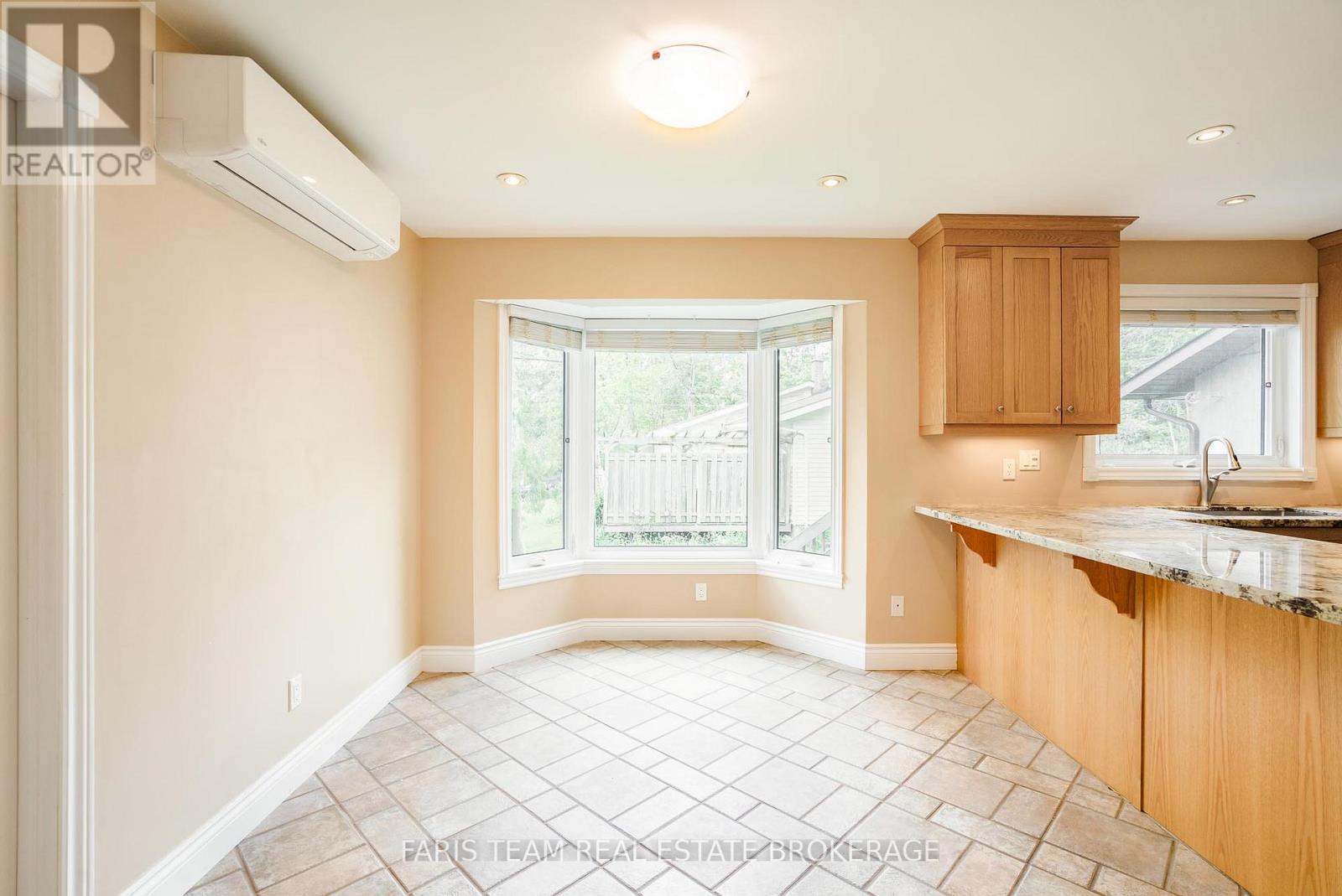 21 Poplar Crescent, Oro-Medonte, Ontario  L0L 1T0 - Photo 10 - S13183152