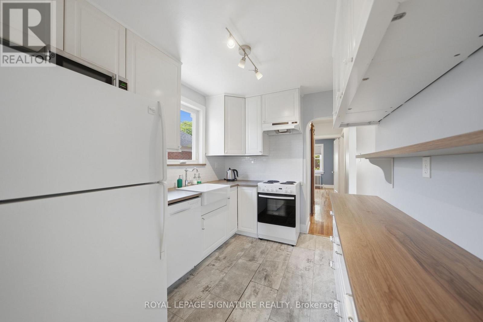 20 Aldgate Avenue, Toronto, Ontario  M8Y 3L6 - Photo 17 - W13182986