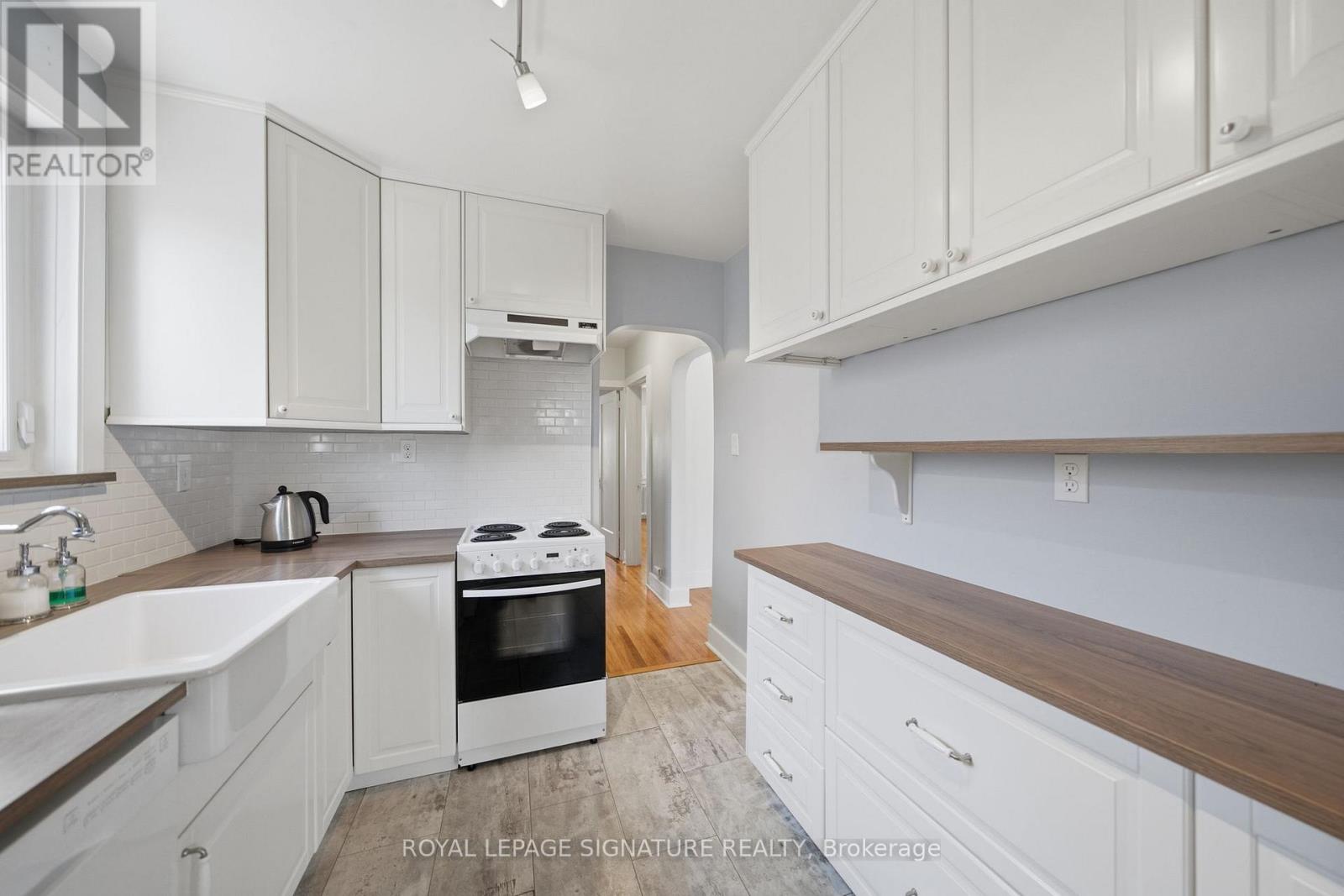 20 Aldgate Avenue, Toronto, Ontario  M8Y 3L6 - Photo 18 - W13182986