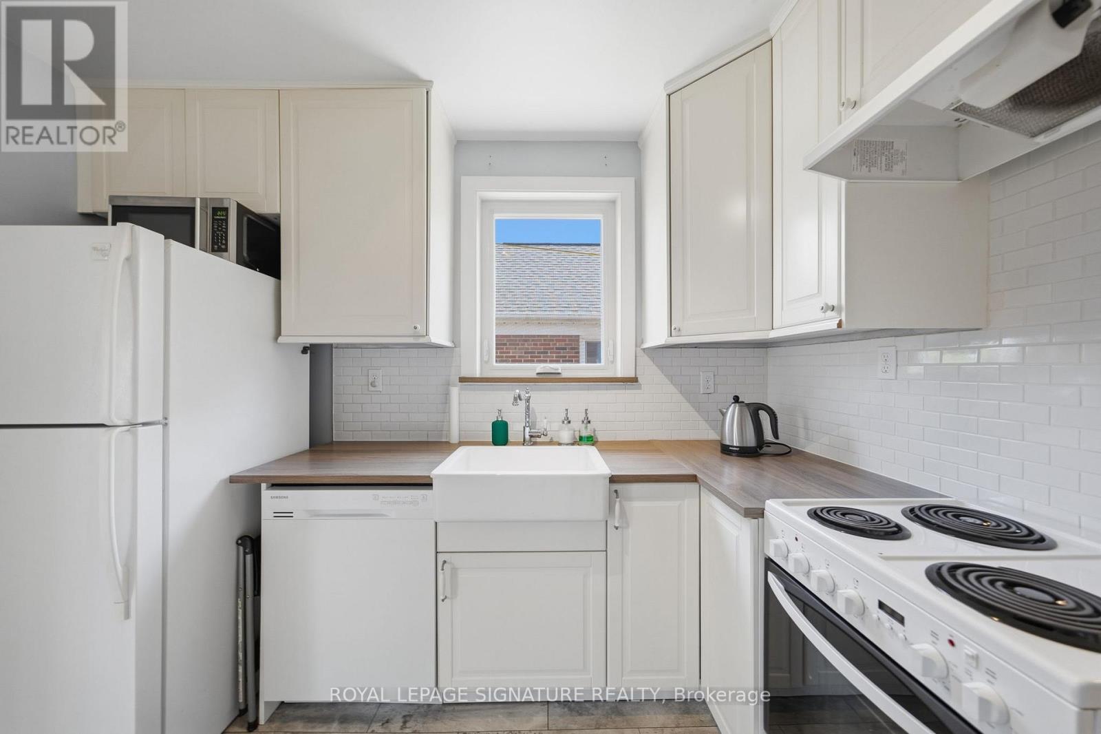 20 Aldgate Avenue, Toronto, Ontario  M8Y 3L6 - Photo 19 - W13182986