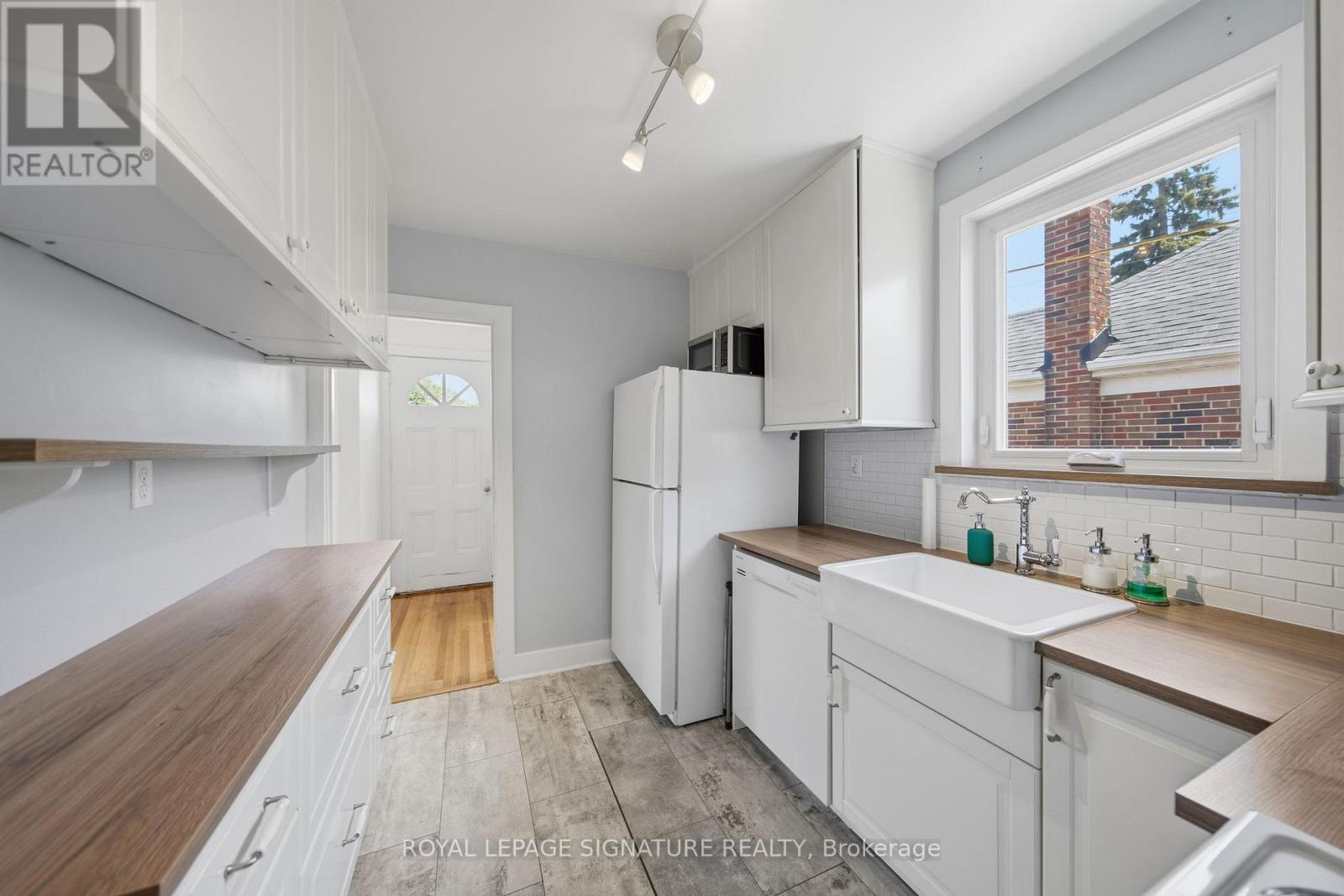 20 Aldgate Avenue, Toronto, Ontario  M8Y 3L6 - Photo 20 - W13182986