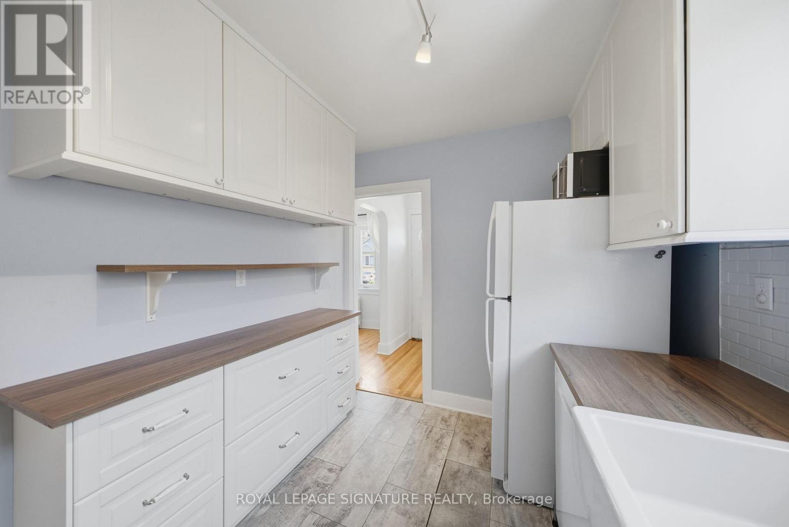 20 Aldgate Avenue, Toronto, Ontario  M8Y 3L6 - Photo 21 - W13182986