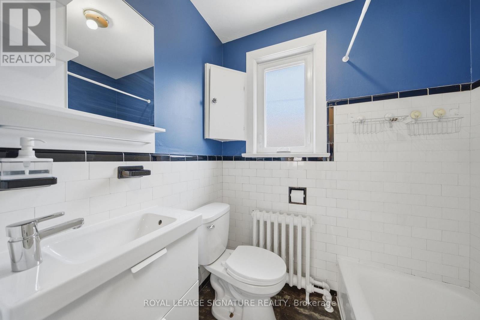 20 Aldgate Avenue, Toronto, Ontario  M8Y 3L6 - Photo 32 - W13182986