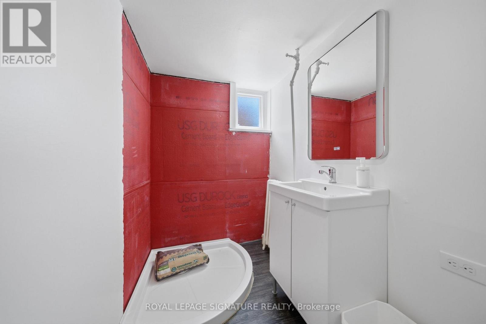 20 Aldgate Avenue, Toronto, Ontario  M8Y 3L6 - Photo 42 - W13182986