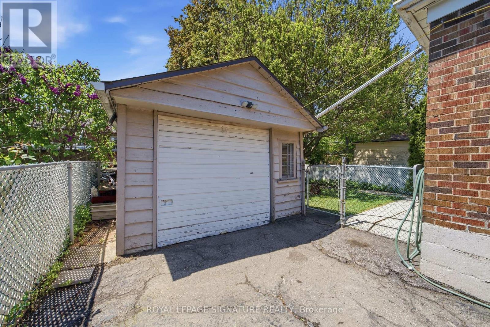 20 Aldgate Avenue, Toronto, Ontario  M8Y 3L6 - Photo 44 - W13182986
