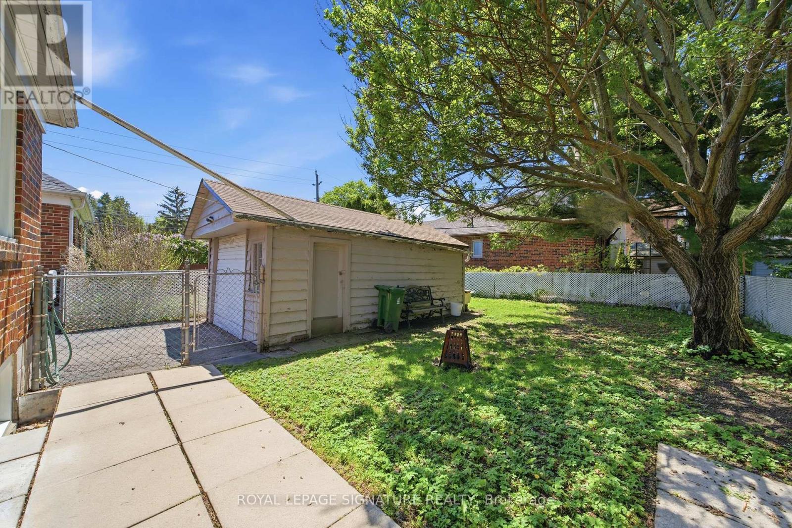 20 Aldgate Avenue, Toronto, Ontario  M8Y 3L6 - Photo 45 - W13182986