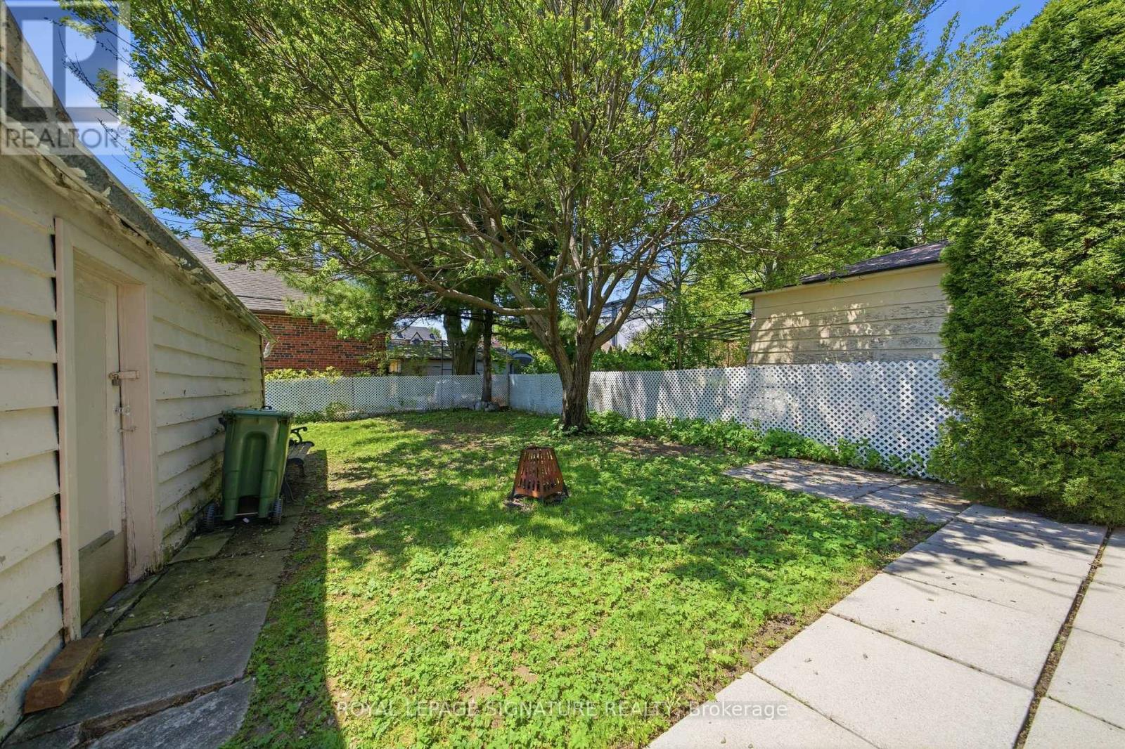 20 Aldgate Avenue, Toronto, Ontario  M8Y 3L6 - Photo 46 - W13182986