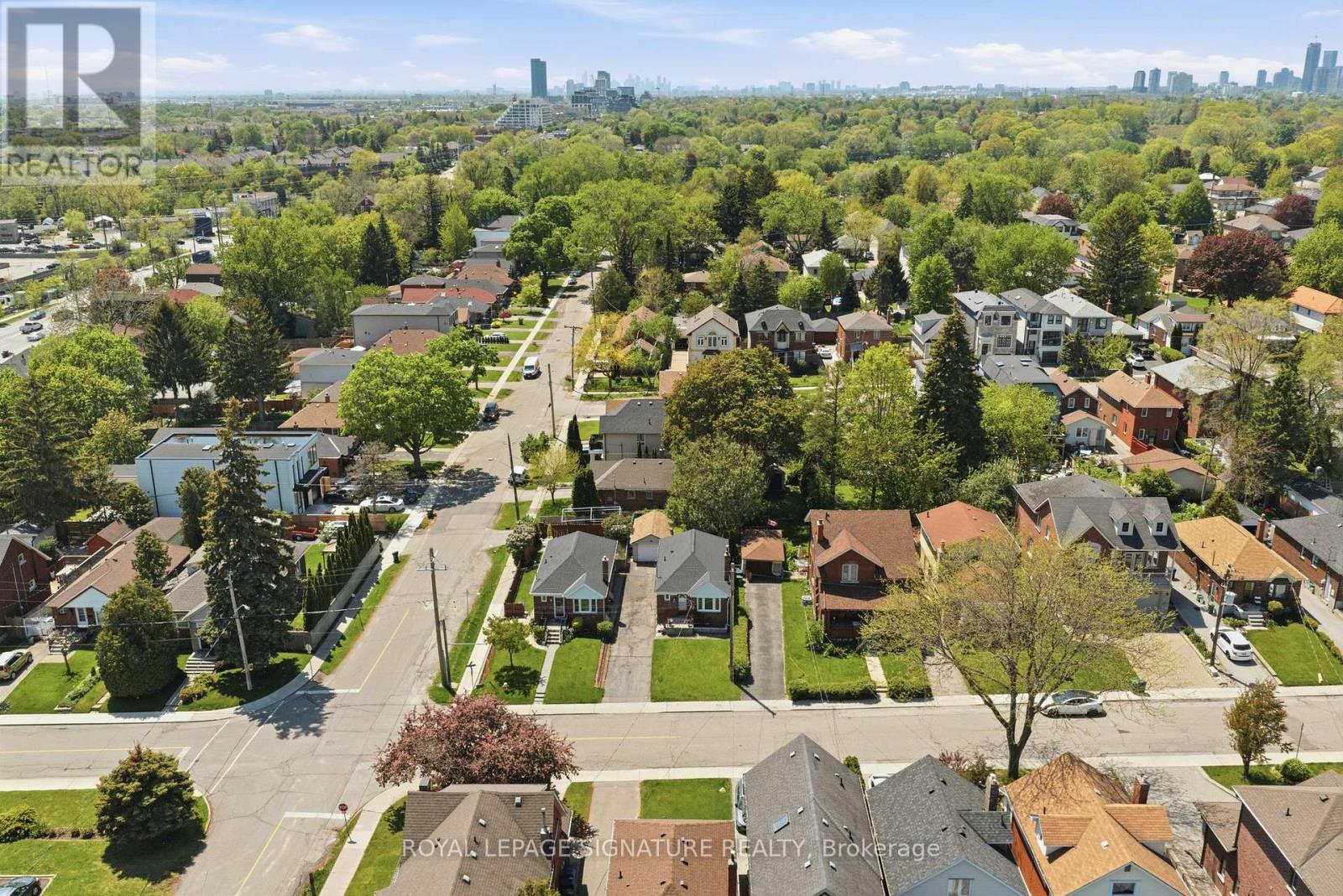 20 Aldgate Avenue, Toronto, Ontario  M8Y 3L6 - Photo 48 - W13182986
