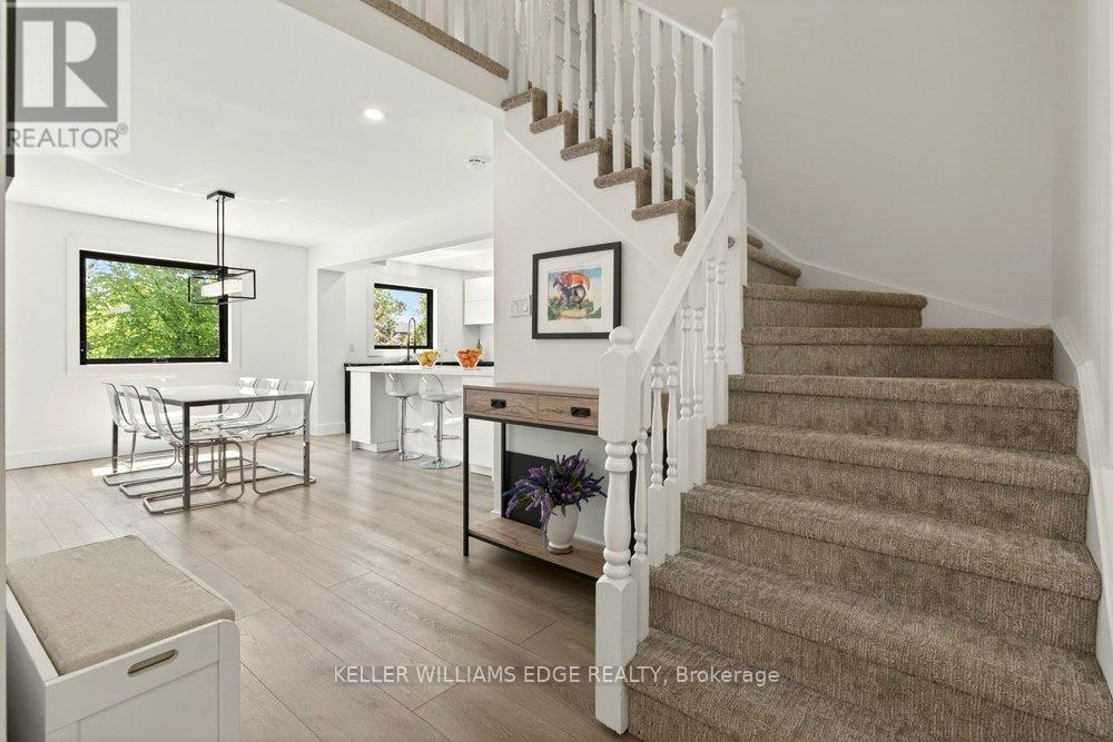 2192 Melissa Crescent, Burlington, Ontario  L7P 4J7 - Photo 2 - W13182994