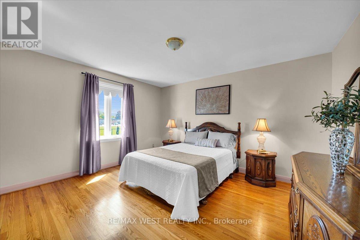 1135 Islington Avenue, Toronto, Ontario  M8Z 4S3 - Photo 15 - W13183088