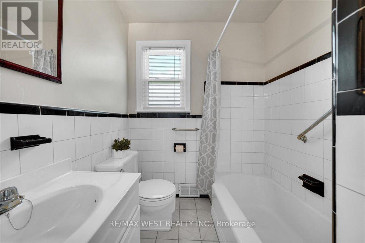 1135 Islington Avenue, Toronto, Ontario  M8Z 4S3 - Photo 20 - W13183088
