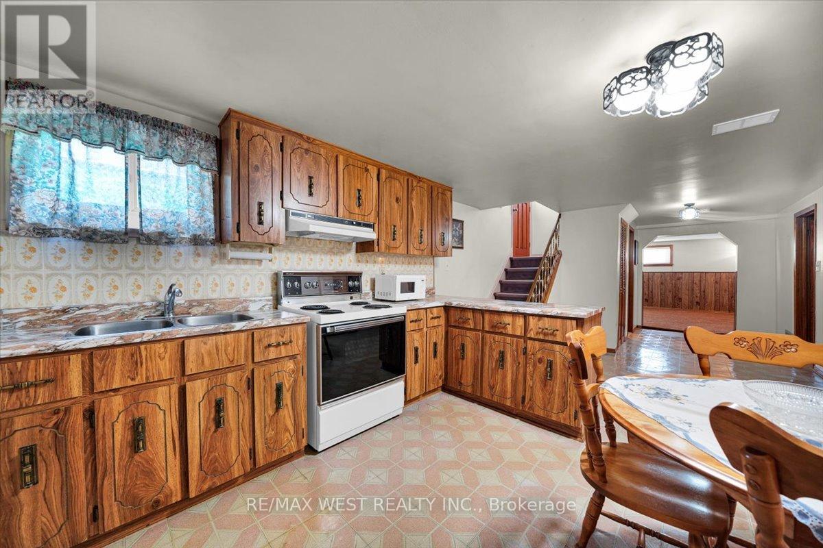 1135 Islington Avenue, Toronto, Ontario  M8Z 4S3 - Photo 25 - W13183088