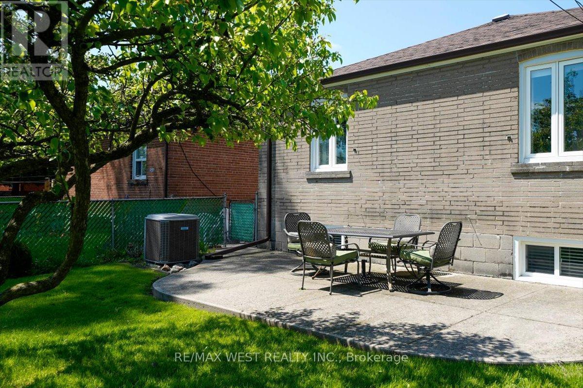 1135 Islington Avenue, Toronto, Ontario  M8Z 4S3 - Photo 32 - W13183088