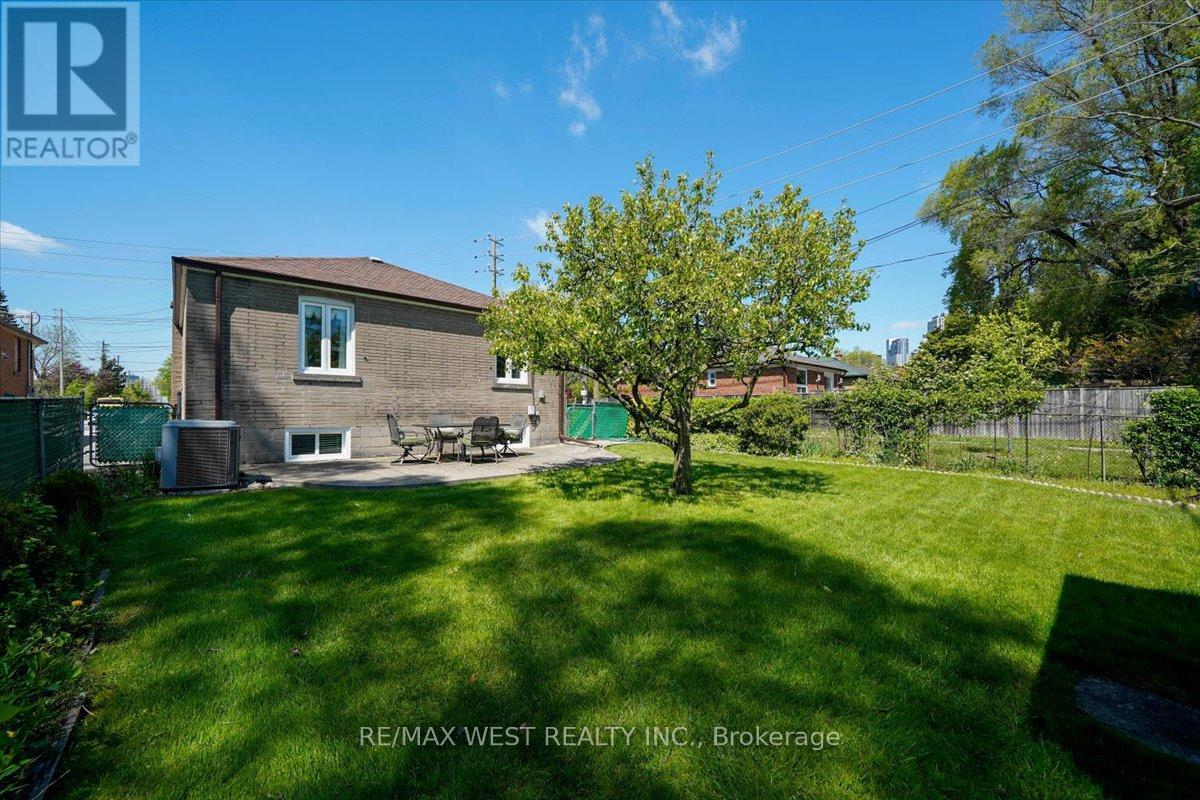 1135 Islington Avenue, Toronto, Ontario  M8Z 4S3 - Photo 34 - W13183088