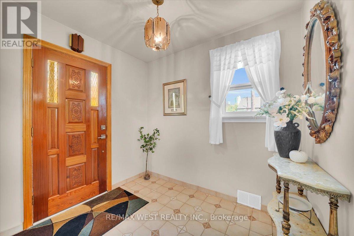 1135 Islington Avenue, Toronto, Ontario  M8Z 4S3 - Photo 4 - W13183088