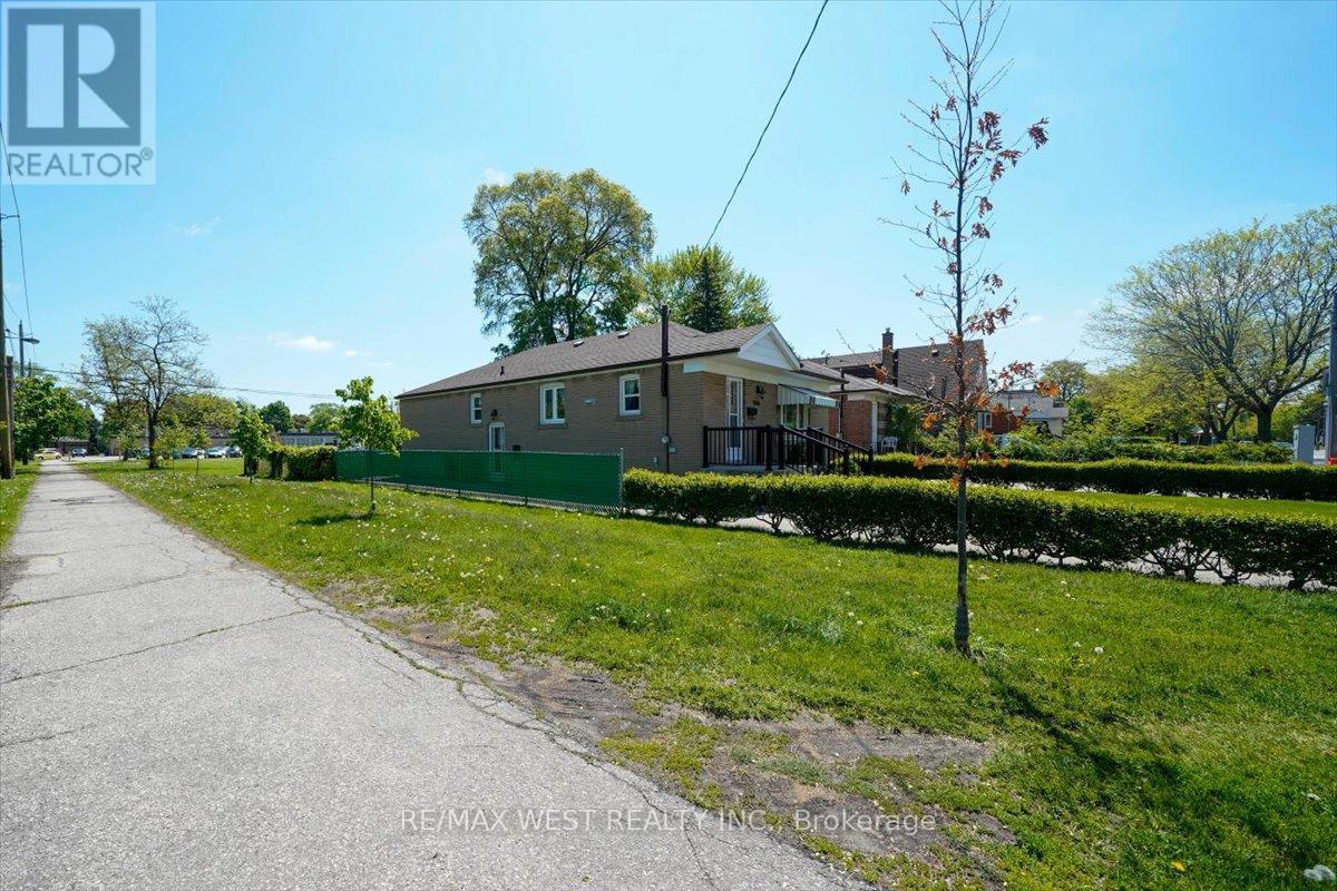 1135 Islington Avenue, Toronto, Ontario  M8Z 4S3 - Photo 44 - W13183088