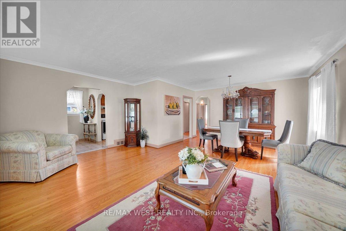 1135 Islington Avenue, Toronto, Ontario  M8Z 4S3 - Photo 7 - W13183088