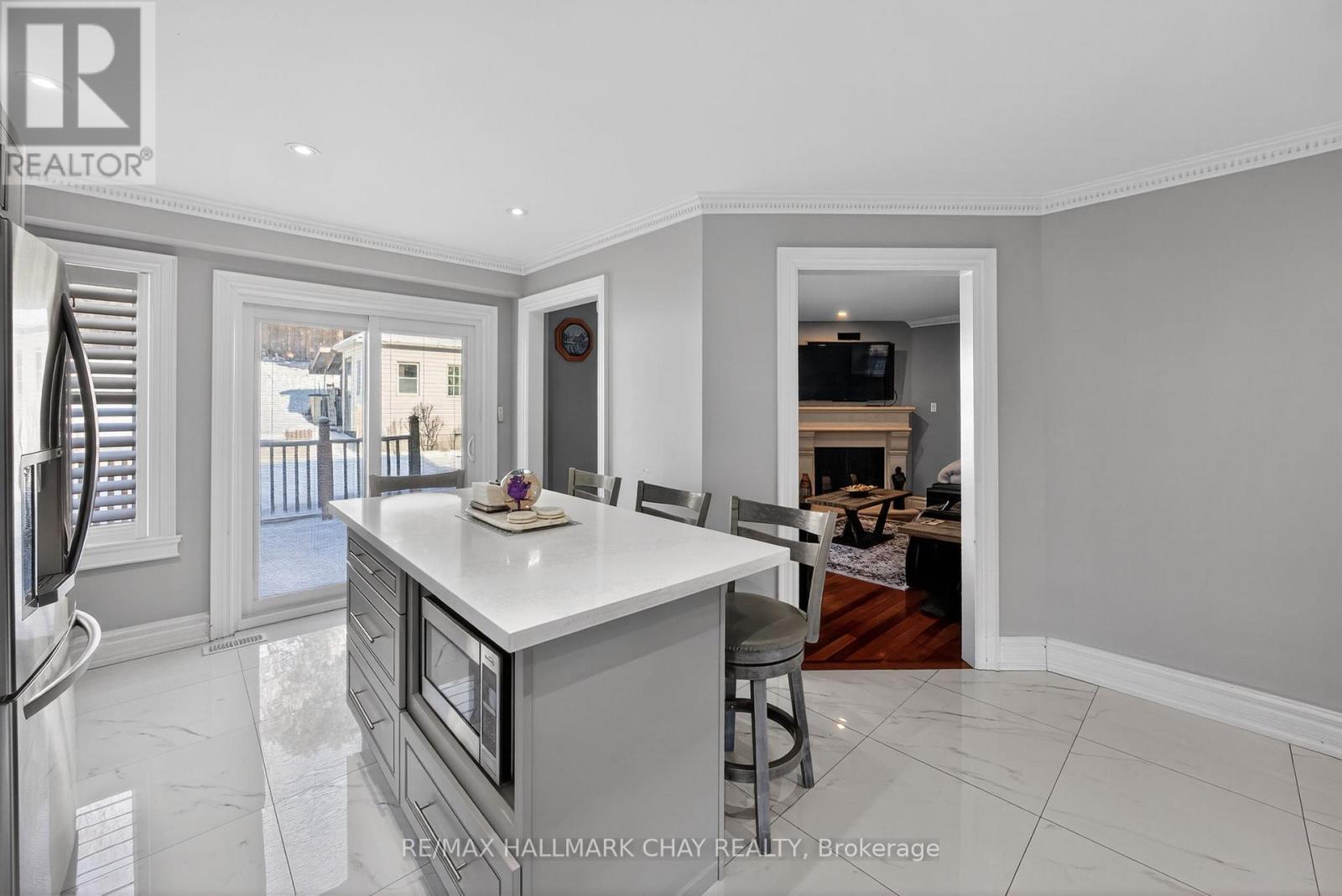 72 Ravenscliffe Court, Brampton, Ontario  L6X 4N9 - Photo 7 - W13183096