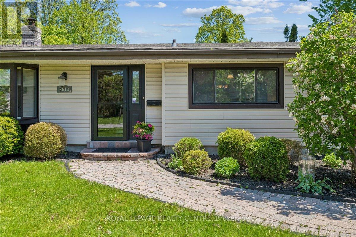 2613 Liruma Road, Mississauga, Ontario  L5K 1Y8 - Photo 2 - W13183190